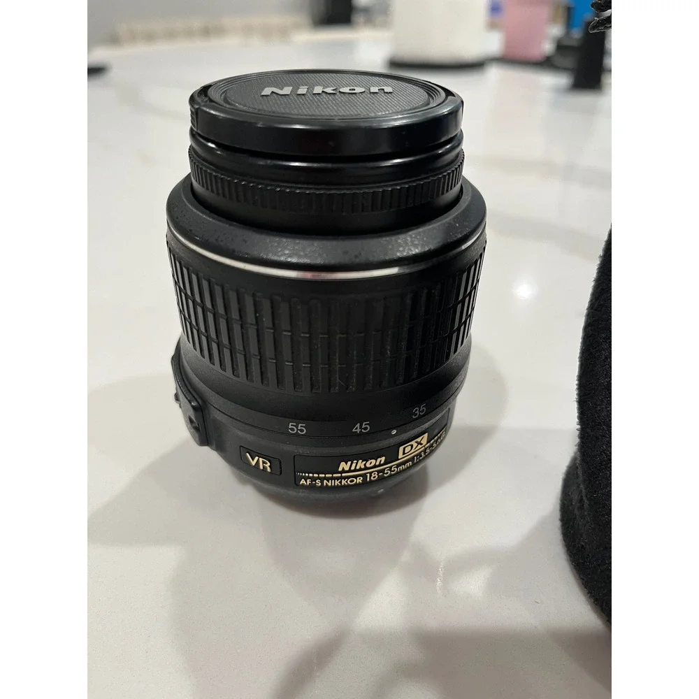 Nikon AF-S DX Nikkor 18-55mm f/3.5-5.6G VR Lens Watson Charger & Battery‎ Bundle